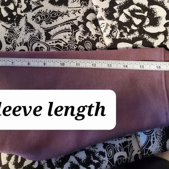 Fila | Women's Logo Crewneck Sweatshirt | Purple | NWT - Picture 7 of 7